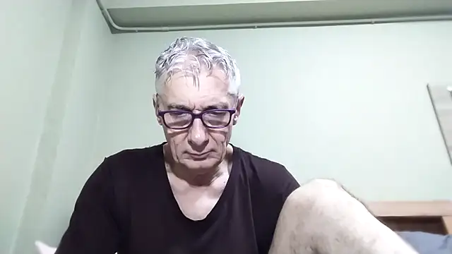 Snapshot of BIGUNCUTHARDCOCK chatting on October 10, 12:20 am BIGUNCUTHARDCOCK online show from October 10, 12:20 am