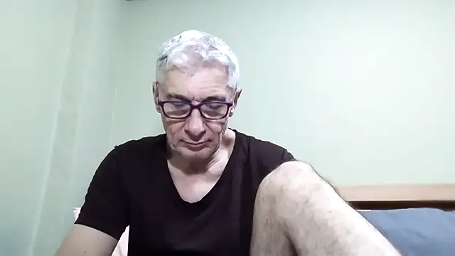 Snapshot of BIGUNCUTHARDCOCK chatting on October 14, 2:12 am BIGUNCUTHARDCOCK online show from October 14, 2:12 am