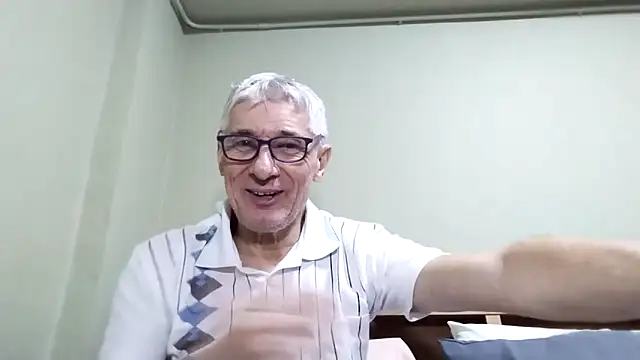 Snapshot of BIGUNCUTHARDCOCK chatting on October 14, 2:18 pm BIGUNCUTHARDCOCK online show from October 14, 2:18 pm