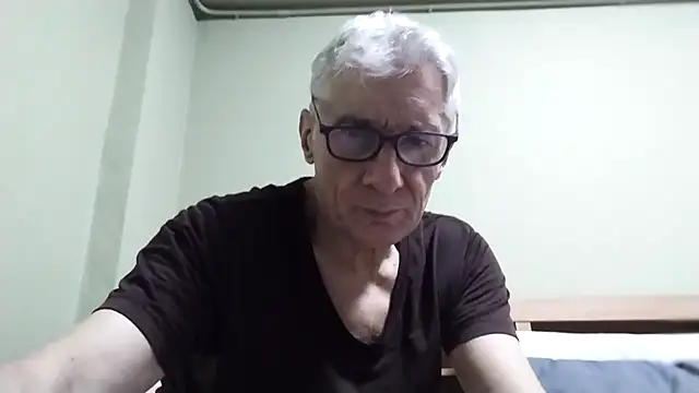 Snapshot of BIGUNCUTHARDCOCK chatting on October 16, 2:40 pm BIGUNCUTHARDCOCK online show from October 16, 2:40 pm