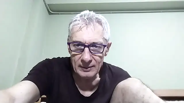 Snapshot of BIGUNCUTHARDCOCK chatting on October 17, 2:48 am BIGUNCUTHARDCOCK online show from October 17, 2:48 am