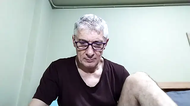 Snapshot of BIGUNCUTHARDCOCK chatting on October 19, 1:17 am BIGUNCUTHARDCOCK online show from October 19, 1:17 am