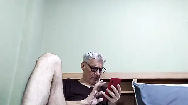 Snapshot of BIGUNCUTHARDCOCK chatting on October 21, 4:57 am BIGUNCUTHARDCOCK online show from October 21, 4:57 am