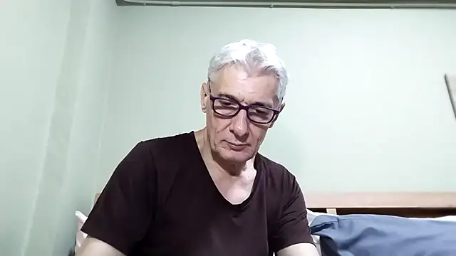 Snapshot of BIGUNCUTHARDCOCK chatting on October 23, 1:10 pm BIGUNCUTHARDCOCK online show from October 23, 1:10 pm