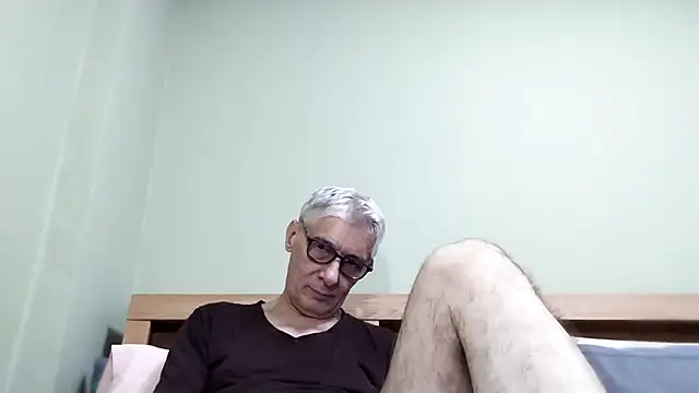 Snapshot of BIGUNCUTHARDCOCK chatting on October 28, 5:22 am BIGUNCUTHARDCOCK online show from October 28, 5:22 am