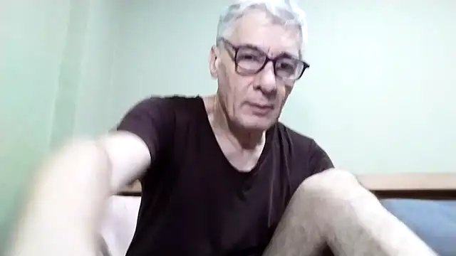 Snapshot of BIGUNCUTHARDCOCK chatting on October 30, 1:07 am BIGUNCUTHARDCOCK online show from October 30, 1:07 am