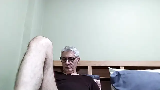 Snapshot of BIGUNCUTHARDCOCK chatting on October 30, 1:12 pm BIGUNCUTHARDCOCK online show from October 30, 1:12 pm