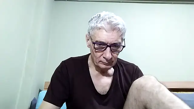 Snapshot of BIGUNCUTHARDCOCK chatting on November 3, 2:46 am BIGUNCUTHARDCOCK online show from November 3, 2:46 am