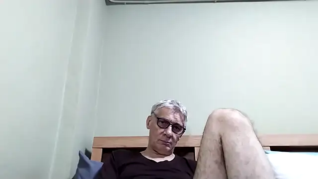 Snapshot of BIGUNCUTHARDCOCK chatting on November 8, 1:44 pm BIGUNCUTHARDCOCK online show from November 8, 1:44 pm