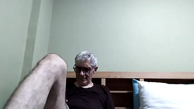 Snapshot of BIGUNCUTHARDCOCK chatting on November 9, 1:53 pm BIGUNCUTHARDCOCK online show from November 9, 1:53 pm