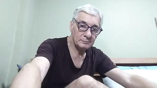 Snapshot of BIGUNCUTHARDCOCK chatting on November 10, 1:59 am BIGUNCUTHARDCOCK online show from November 10, 1:59 am