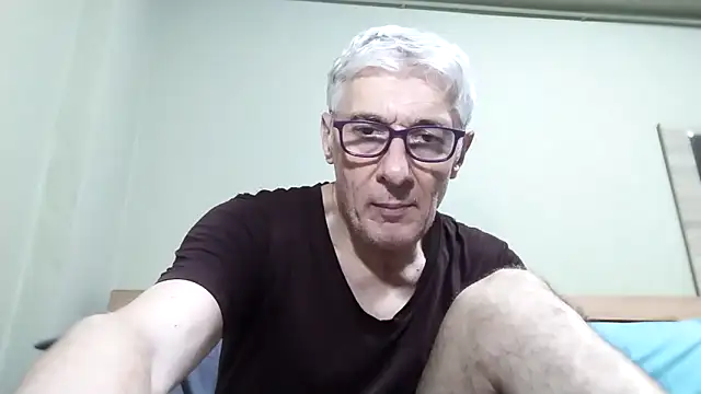 Snapshot of BIGUNCUTHARDCOCK chatting on November 11, 5:07 am BIGUNCUTHARDCOCK online show from November 11, 5:07 am