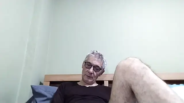 Snapshot of BIGUNCUTHARDCOCK chatting on November 12, 12:33 am BIGUNCUTHARDCOCK online show from November 12, 12:33 am