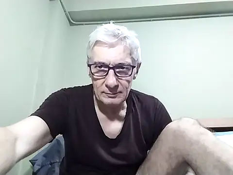 Snapshot of BIGUNCUTHARDCOCK chatting on November 17, 1:44 am BIGUNCUTHARDCOCK online show from November 17, 1:44 am