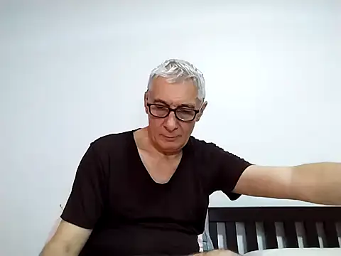 BIGUNCUTHARDCOCK online show from April 11, 2:38 am