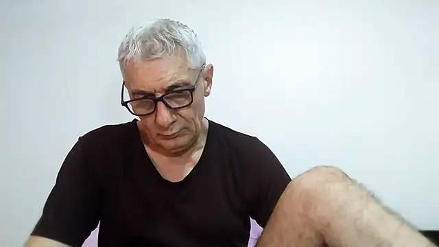 BIGUNCUTHARDCOCK online show from April 13, 2:06 am