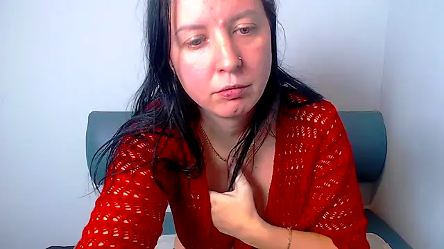 Longhairgirl online show from December 18, 5:00 pm