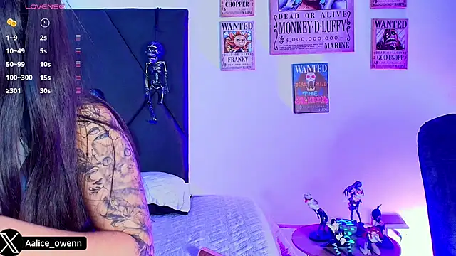 Snapshot of Aliceowenn chatting on October 18, 9:04 pm Aliceowenn online show from October 18, 9:04 pm