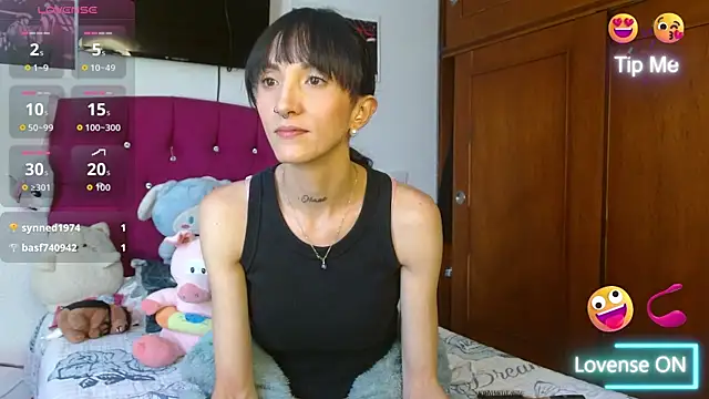 Snapshot of Sakura_and_yuki chatting on October 19, 5:35 pm Sakura and yuki online show from October 19, 5:35 pm