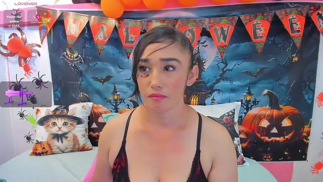 charlotte-11 online show from October 14, 4:30 pm