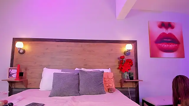 Snapshot of EmmaBakeer chatting on October 7, 10:56 am EmmaBakeer online show from October 7, 10:56 am