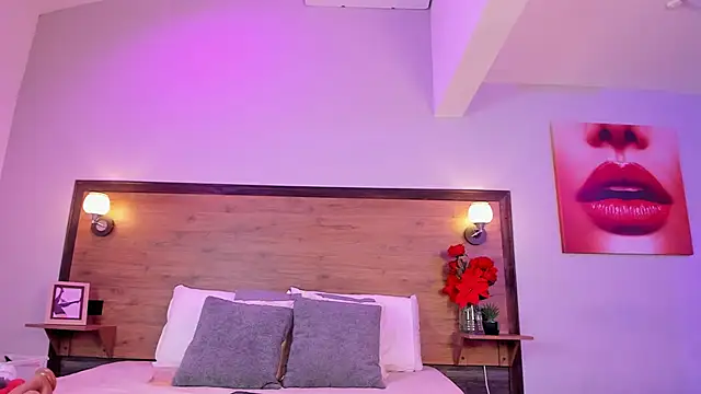 Snapshot of EmmaBakeer chatting on October 8, 10:46 am EmmaBakeer online show from October 8, 10:46 am