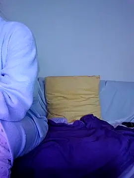 Snapshot of blondyruby chatting on February 8, 11:35 am blondyruby online show from February 8, 11:35 am