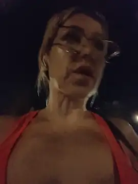 Snapshot of blondyruby chatting on June 28, 8:37 pm blondyruby online show from June 28, 8:37 pm