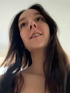 Snapshot of _Juliette chatting on October 16, 8:15 am Juliette online show from October 16, 8:15 am