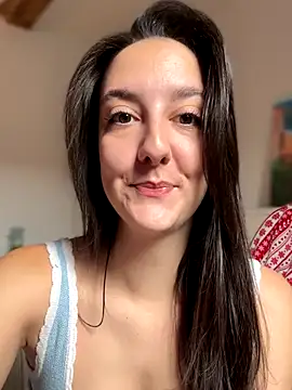 Snapshot of _Juliette chatting on October 31, 9:43 am Juliette online show from October 31, 9:43 am