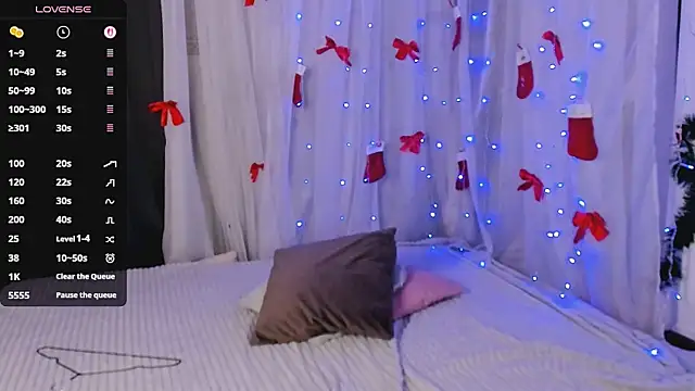 Snapshot of ashleyro1 chatting on January 9, 1:14 pm ashleyro1 online show from January 9, 1:14 pm