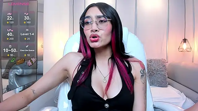 AzuraKindong online show from January 8, 10:16 pm