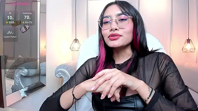 AzuraKindong online show from January 10, 1:32 am