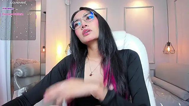 AzuraKindong online show from October 27, 7:18 pm