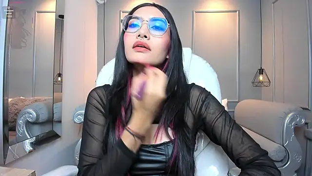 AzuraKindong online show from January 7, 7:16 pm