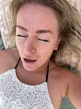 Snapshot of ChristyAdair chatting on March 9, 11:36 am ChristyAdair online show from March 9, 11:36 am