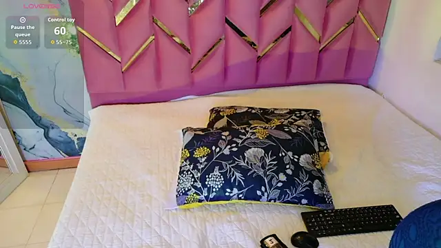 Snapshot of cattaleeyaa chatting on June 8, 12:38 pm cattaleeyaa online show from June 8, 12:38 pm