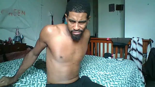 Snapshot of ExoticVibes69 chatting on October 17, 2:08 pm ExoticVibes69 online show from October 17, 2:08 pm