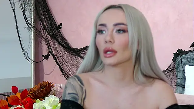 FrancescaMcGray online show from November 4, 8:02 am