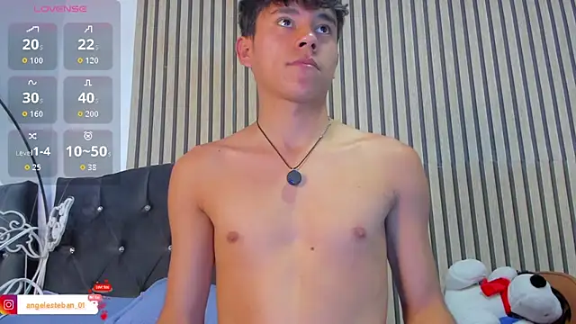 Angel esteban fx online show from March 25, 9:10 pm