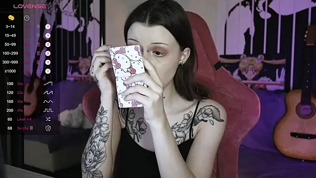 prettybones online show from December 25, 9:34 am