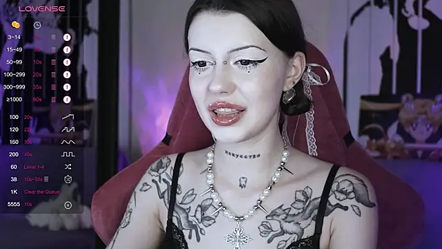 prettybones online show from January 3, 9:25 am