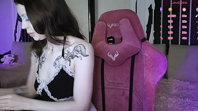 prettybones online show from January 30, 1:10 pm