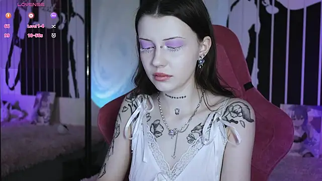 prettybones online show from February 25, 1:17 pm