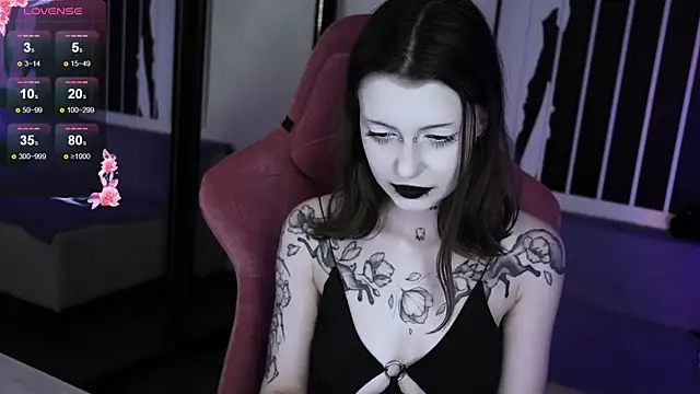 prettybones online show from October 21, 10:32 pm