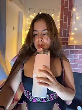 Snapshot of Juanelopez1 chatting on June 19, 3:33 am Juanelopez1 online show from June 19, 3:33 am