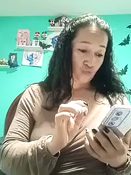 Snapshot of emilypoppy3 chatting on December 27, 10:05 pm emilypoppy3 online show from December 27, 10:05 pm
