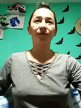 Snapshot of emilypoppy3 chatting on January 14, 12:11 am emilypoppy3 online show from January 14, 12:11 am
