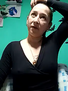Snapshot of emilypoppy3 chatting on January 17, 3:01 am emilypoppy3 online show from January 17, 3:01 am