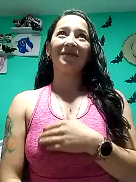 Snapshot of emilypoppy3 chatting on January 25, 6:46 pm emilypoppy3 online show from January 25, 6:46 pm